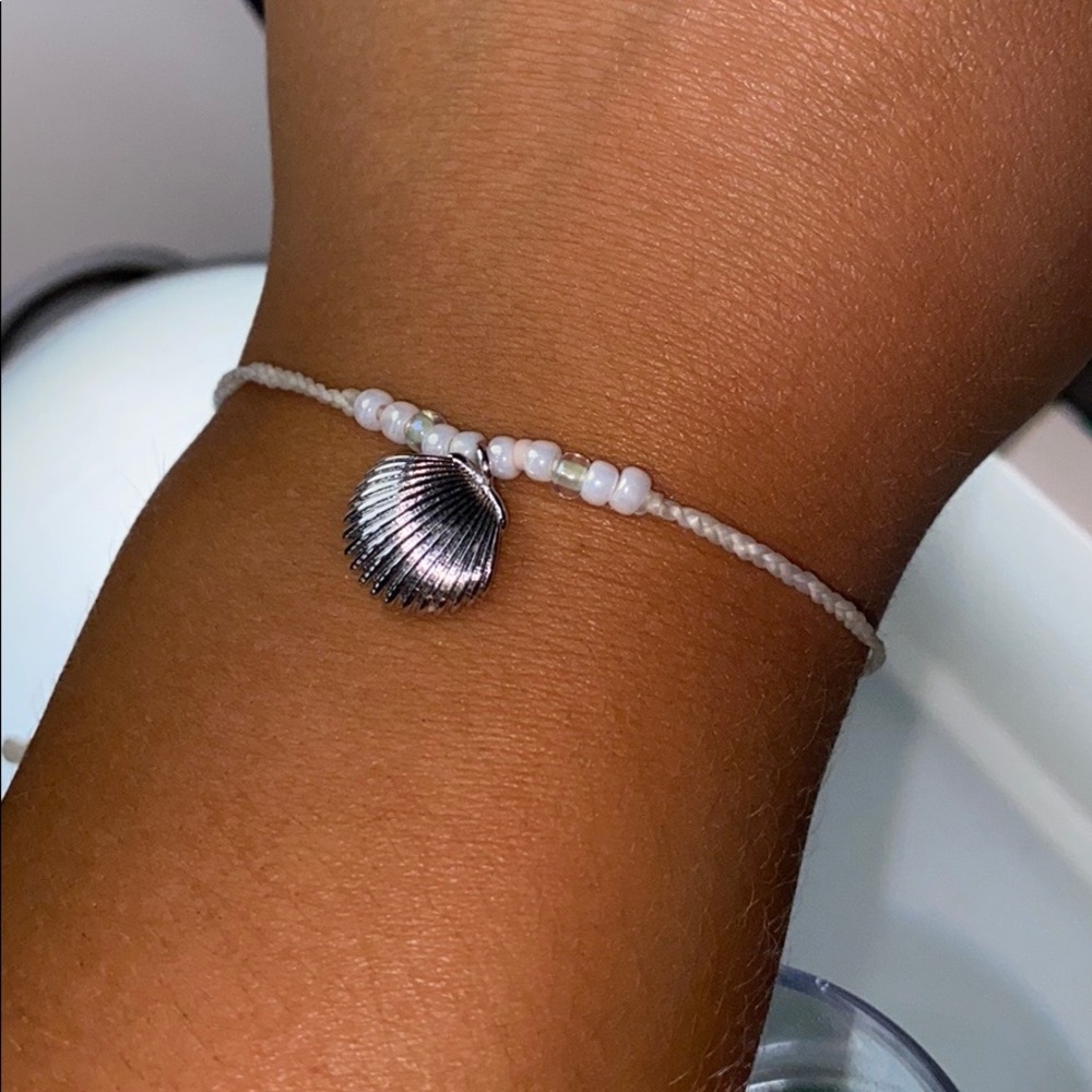 Seashell puravida bracelet